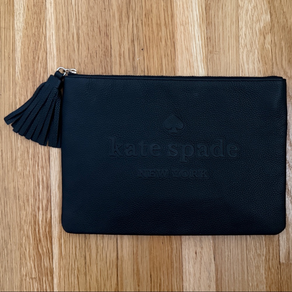 Kate Spade LARCHMONT AVENUE LOGO GIA CLUTCH